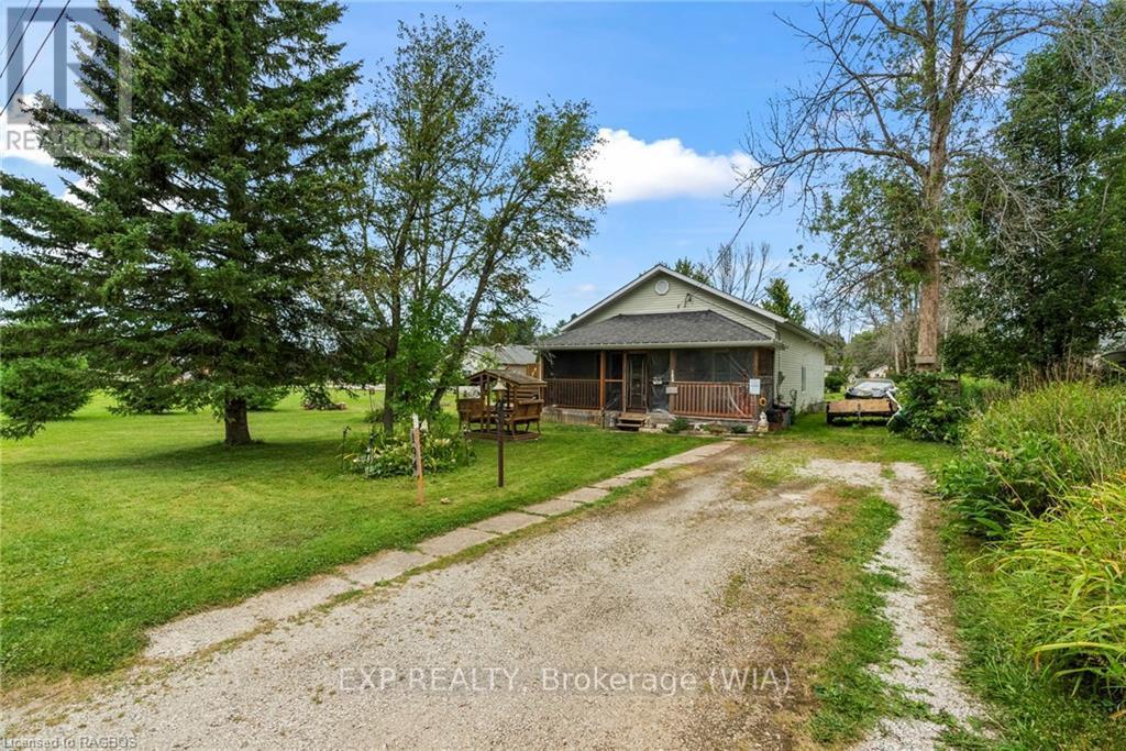 194 Frank Street, South Bruce Peninsula, Ontario  N0H 2T0 - Photo 2 - X10845613
