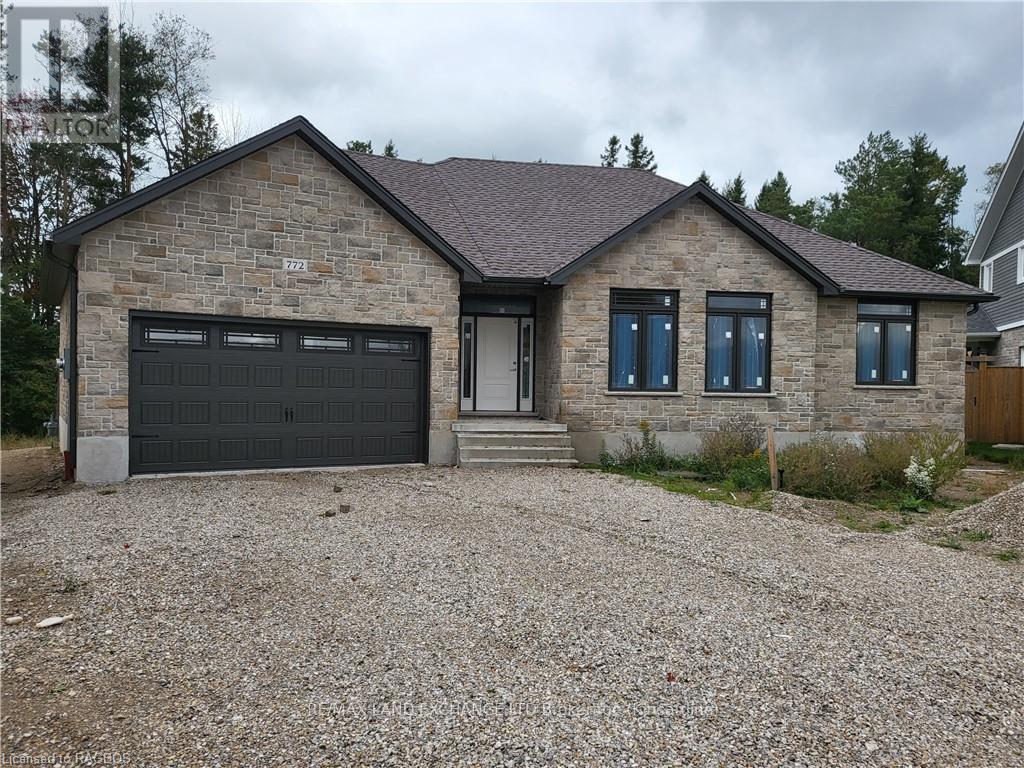 772 Campbell Avenue, Kincardine, Ontario  N2Z 1W1 - Photo 2 - X10845618