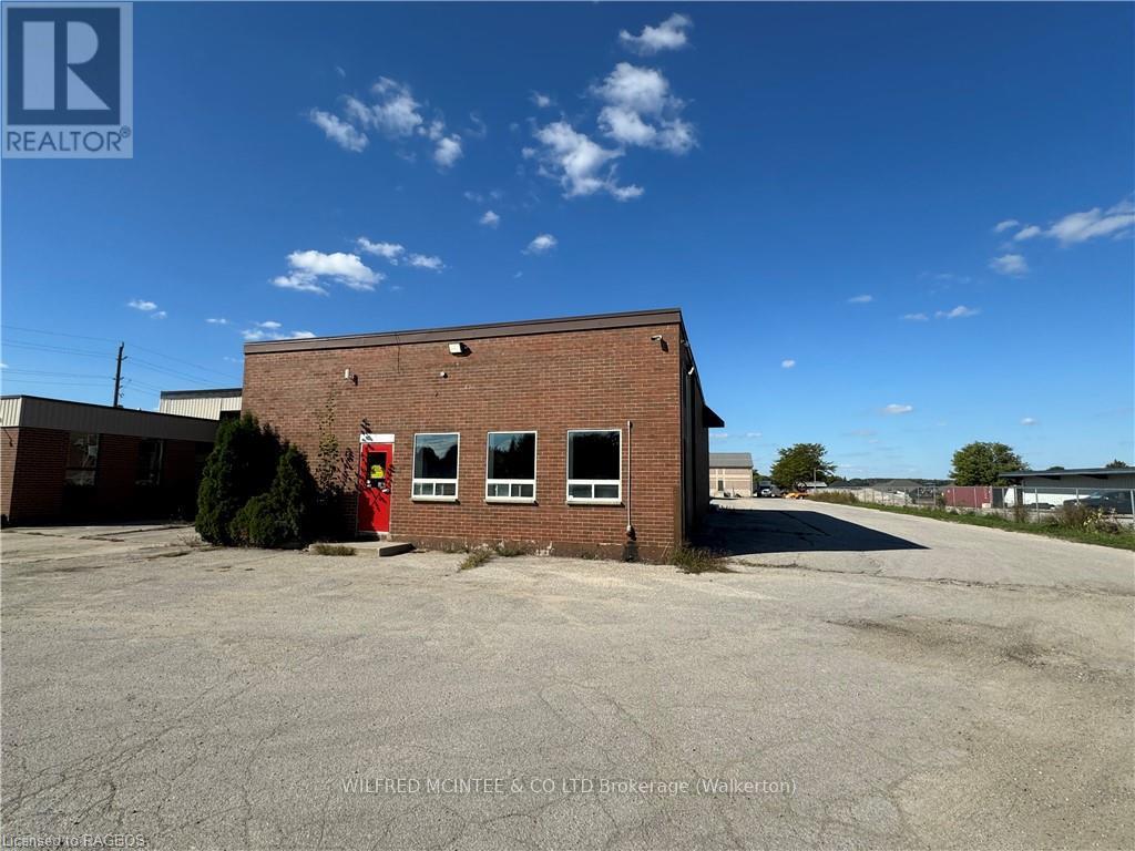 130 Kincardine, Brockton, Ontario  N0G 2V0 - Photo 2 - X10845973