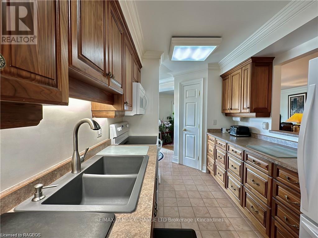 109 - 200 Harbour Street, Kincardine, Ontario  N2Z 2X9 - Photo 6 - X10845993