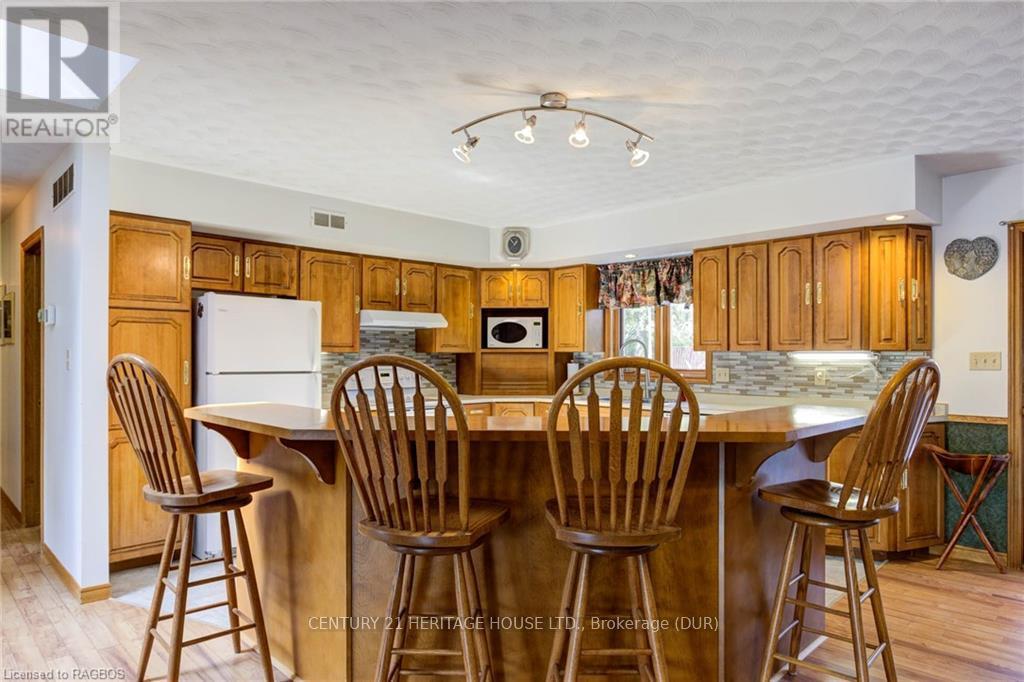 130 Elm Street W, West Grey, Ontario  N0G 1R0 - Photo 11 - X10846329