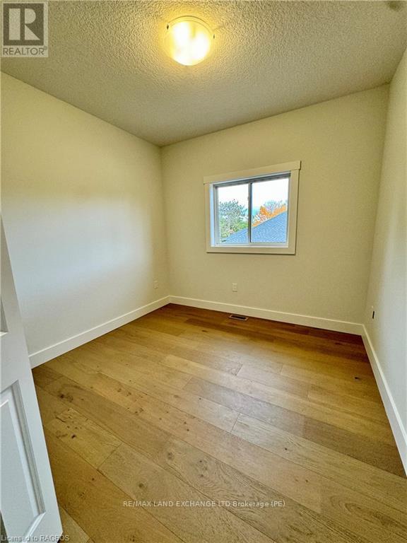 48 John Crescent, Brockton, Ontario  N0G 1J0 - Photo 8 - X10846352