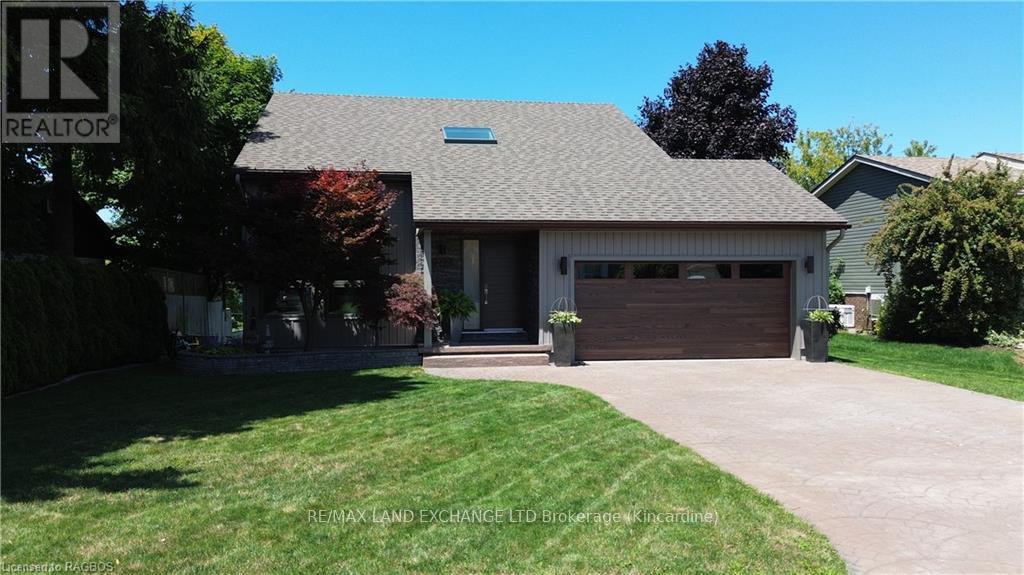 222 PENETANGORE ROW, Kincardine, Ontario