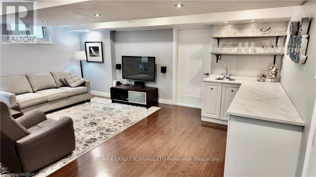 222 Penetangore Row, Kincardine, Ontario  N2Z 2P6 - Photo 36 - X10847092