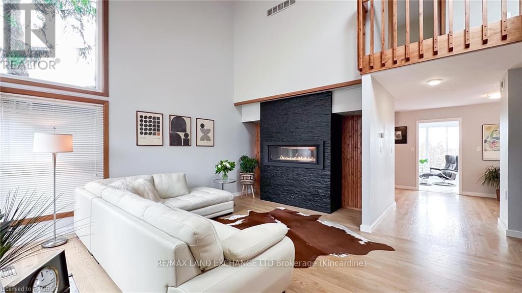 222 Penetangore Row, Kincardine, Ontario  N2Z 2P6 - Photo 7 - X10847092