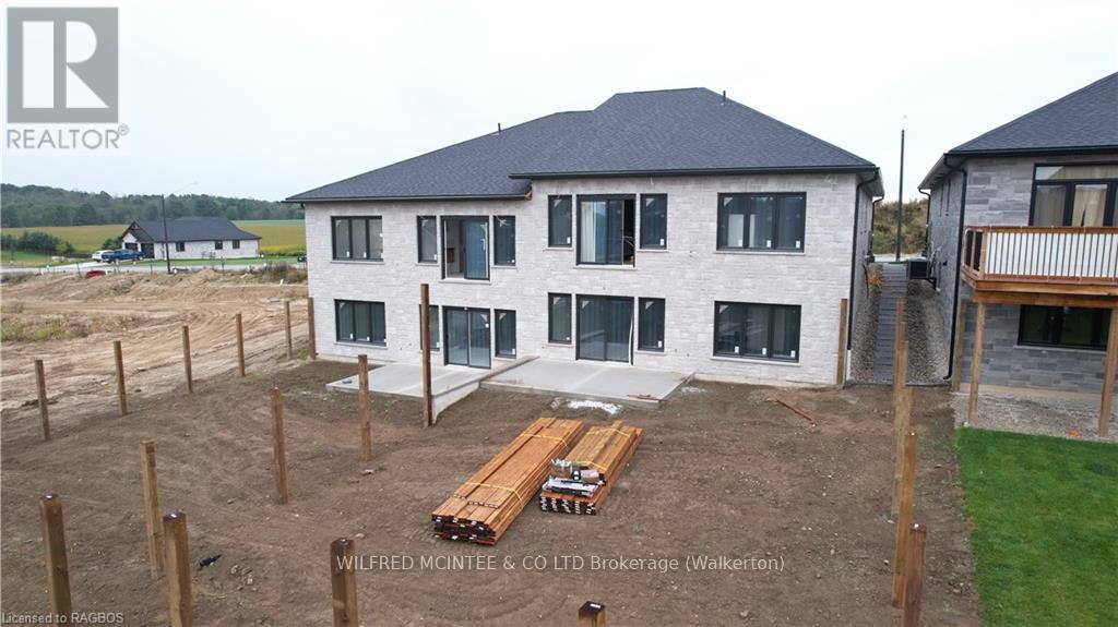 120 Devinwood Avenue, Brockton, Ontario  N0G 2V0 - Photo 2 - X10848070