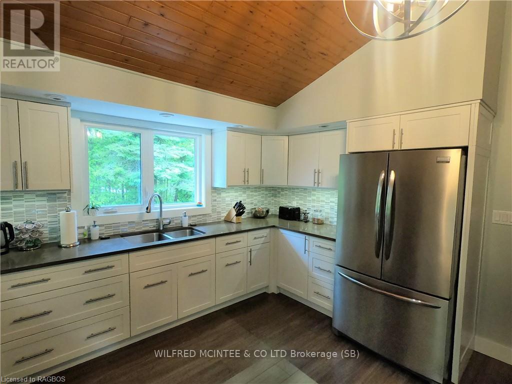 43 Charlesworth Crescent, South Bruce Peninsula, Ontario  N0H 2G0 - Photo 9 - X10848215