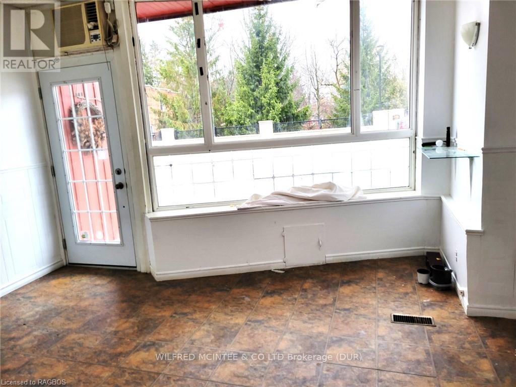 215 Garafraxa Street N, West Grey (Durham), Ontario  N0G 1R0 - Photo 2 - X10848959