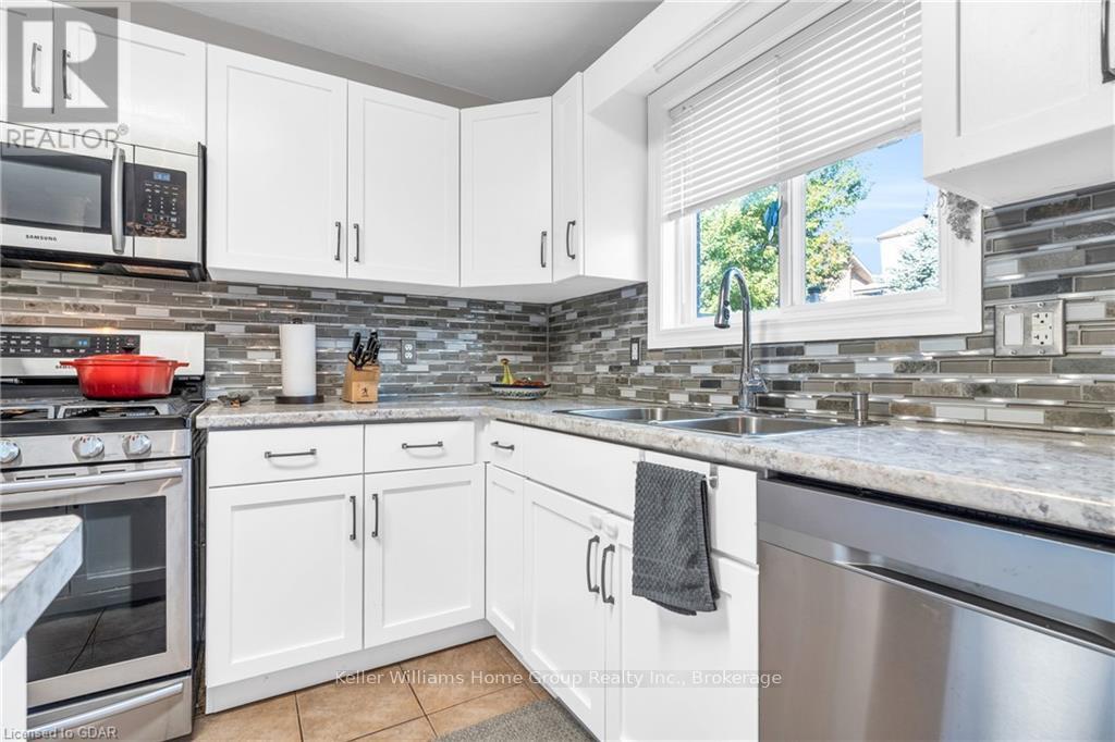 40 Pettitt Drive, Guelph (Grange Hill East), Ontario  N1E 0A7 - Photo 11 - X10876290