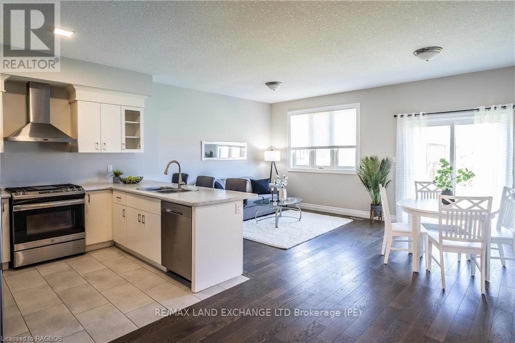 403 Normanton Street, Saugeen Shores, Ontario  N0H 2C2 - Photo 2 - X11822867