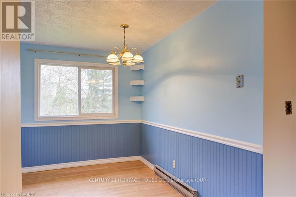 250 Queen St N, West Grey, Ontario  N0G 1R0 - Photo 10 - X11822913