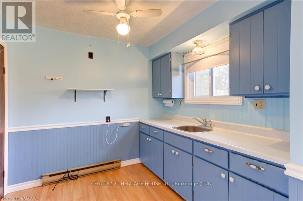 250 Queen St N, West Grey, Ontario  N0G 1R0 - Photo 14 - X11822913