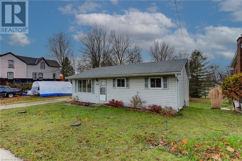 250 Queen St N, West Grey, Ontario  N0G 1R0 - Photo 2 - X11822913