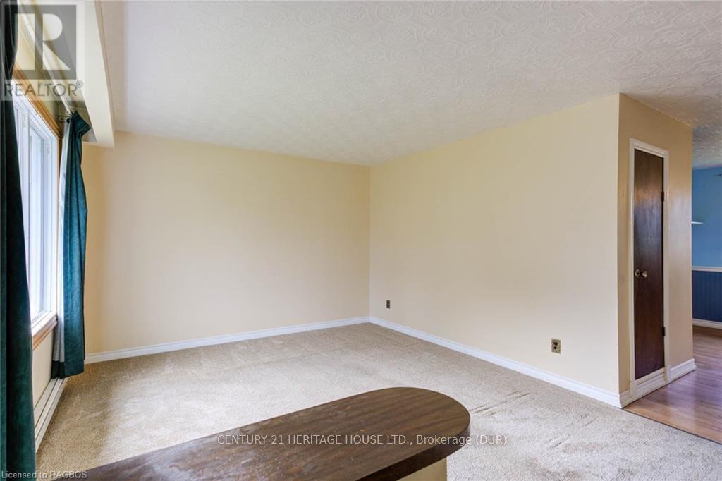 250 Queen St N, West Grey, Ontario  N0G 1R0 - Photo 5 - X11822913