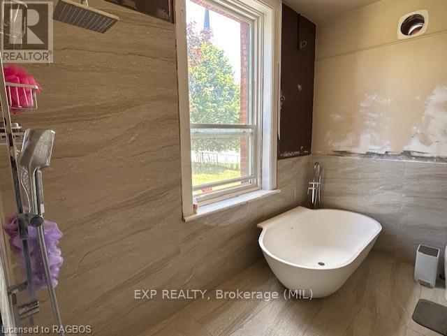 215 Jane Street, Brockton, Ontario  N0G 2V0 - Photo 14 - X11823047