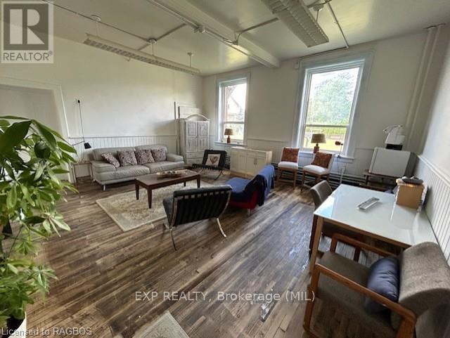 215 Jane Street, Brockton, Ontario  N0G 2V0 - Photo 6 - X11823047