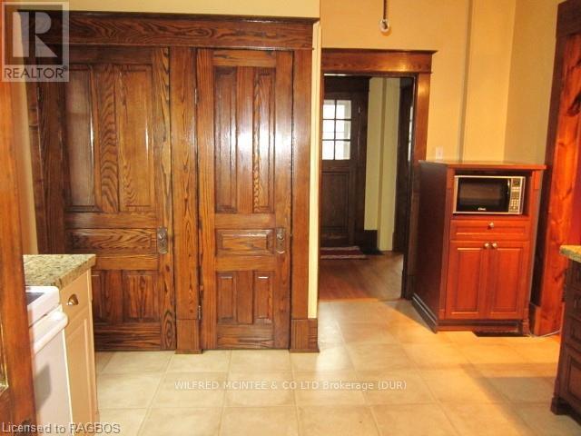 358 Lambton St W, West Grey, Ontario  N0G 1R0 - Photo 7 - X11879918