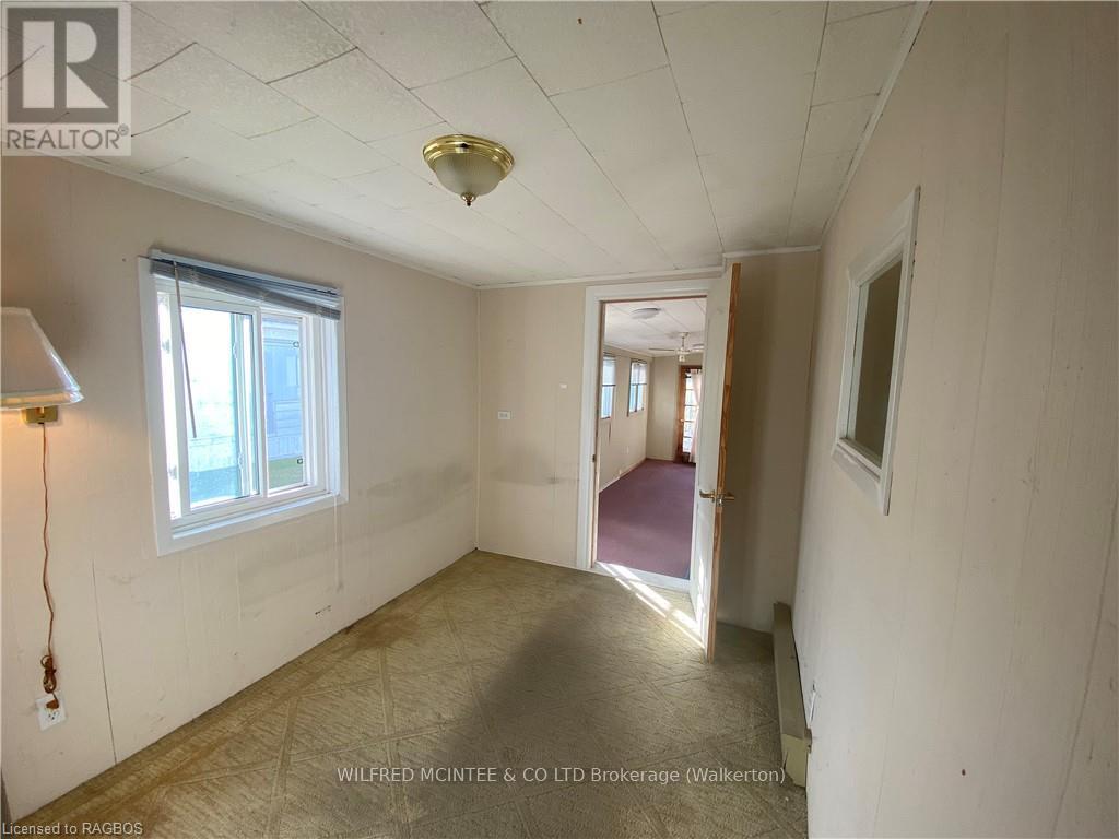 23 Bluejay Court, Brockton, Ontario  N0G 2V0 - Photo 12 - X11880002