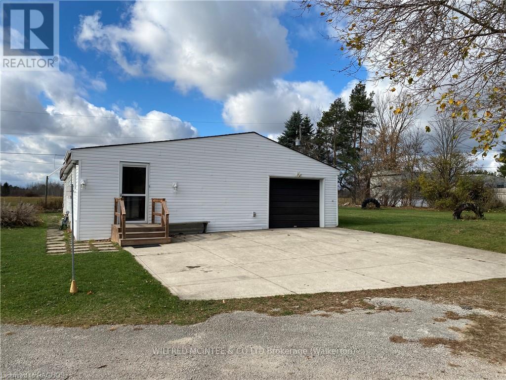 23 Bluejay Court, Brockton, Ontario  N0G 2V0 - Photo 3 - X11880002