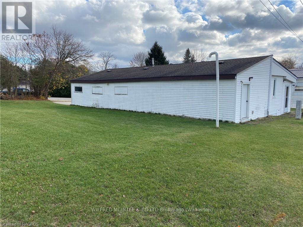 23 Bluejay Court, Brockton, Ontario  N0G 2V0 - Photo 6 - X11880002