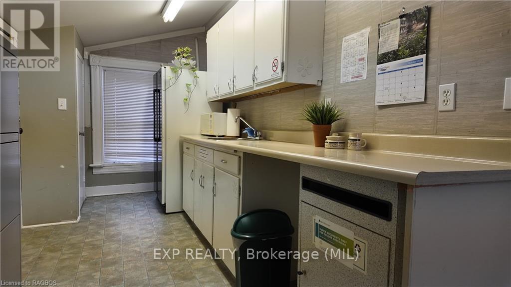 21 Grosvenor St N, Saugeen Shores, Ontario  N0H 2L0 - Photo 10 - X11880016