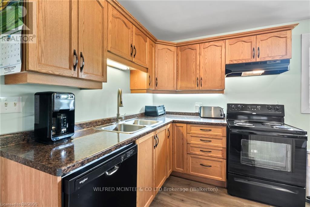 315186 Highway 6, West Grey, Ontario  N0G 1R0 - Photo 11 - X11880022