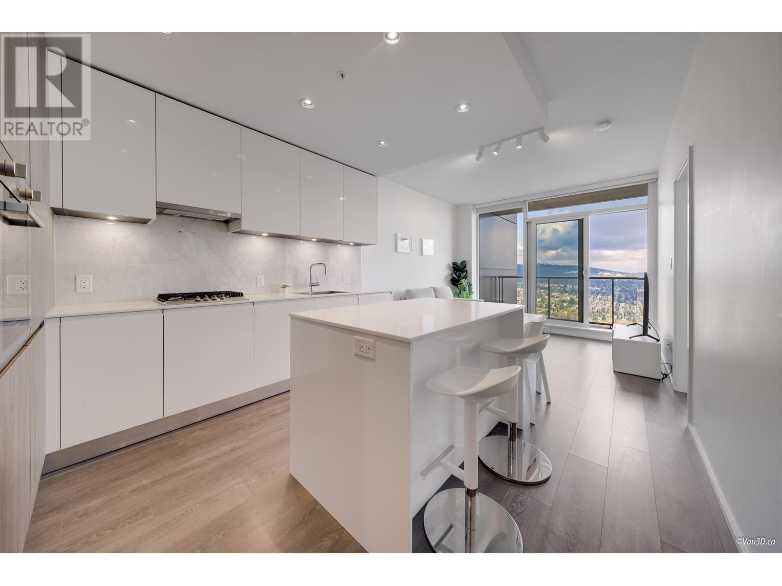 Listing Picture 8 of 25 : 4901 4650 BRENTWOOD BOULEVARD, Burnaby / 本拿比 - 魯藝地產 Yvonne Lu Group - MLS Medallion Club Member