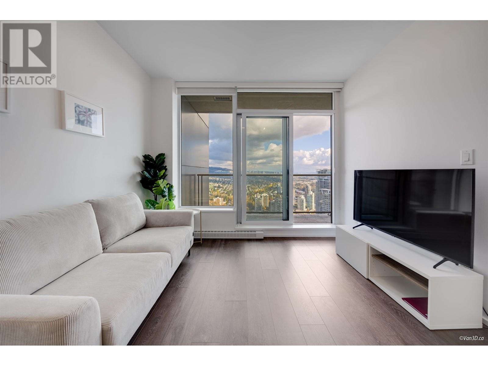 Listing Picture 4 of 25 : 4901 4650 BRENTWOOD BOULEVARD, Burnaby / 本拿比 - 魯藝地產 Yvonne Lu Group - MLS Medallion Club Member