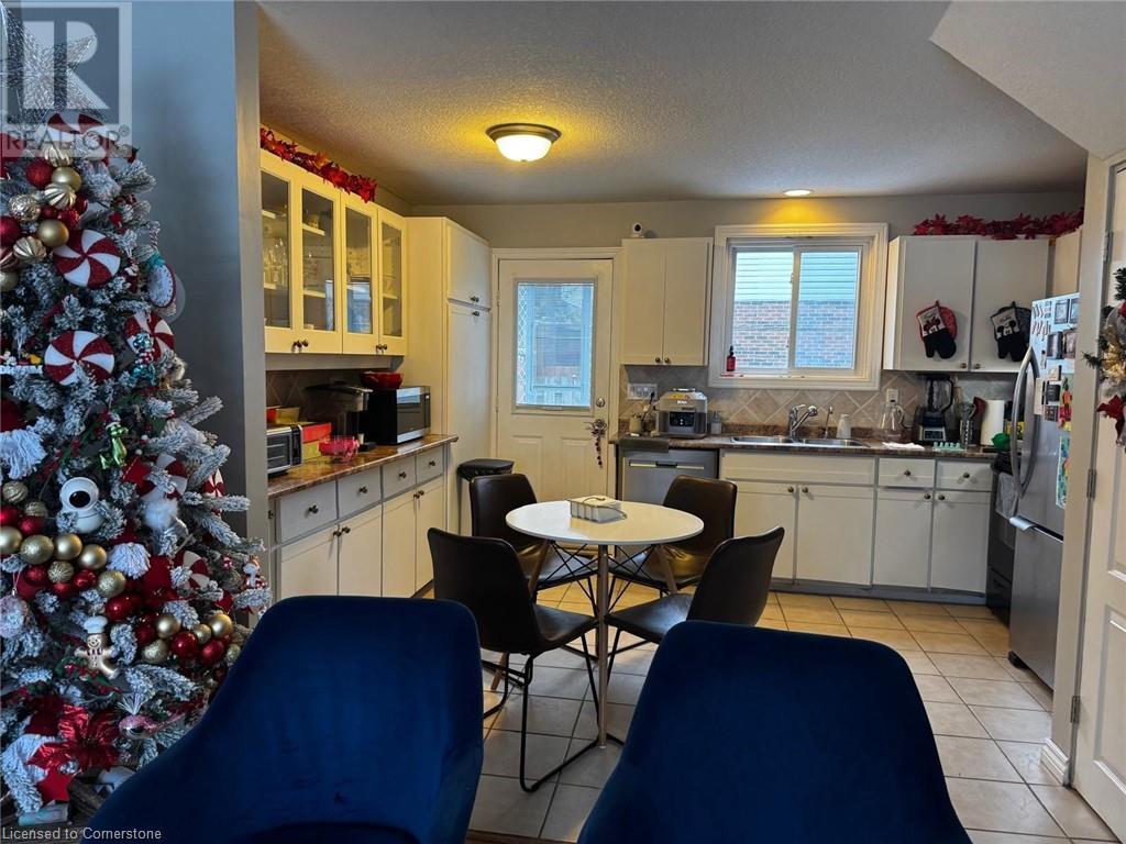 247 Fergus Avenue Unit# 11, Kitchener, Ontario  N2A 2H6 - Photo 4 - 40681874