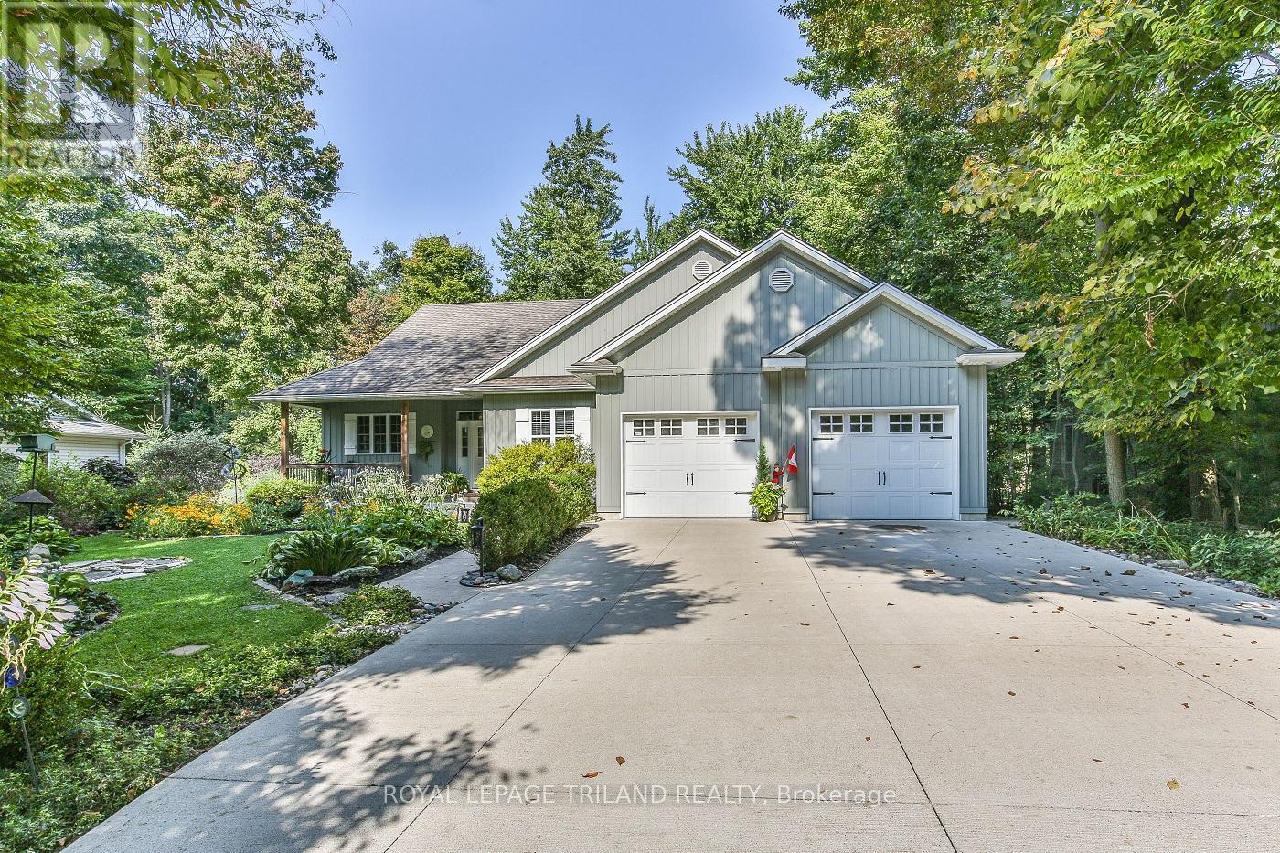 8342 OAKWOOD DRIVE, Lambton Shores, Ontario