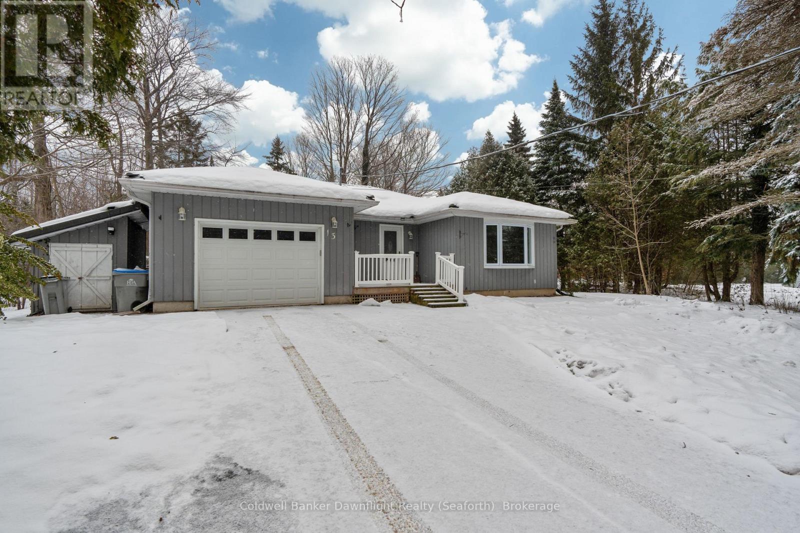 13 Park Road, Central Huron, Ontario  N7A 3X8 - Photo 2 - X10780408