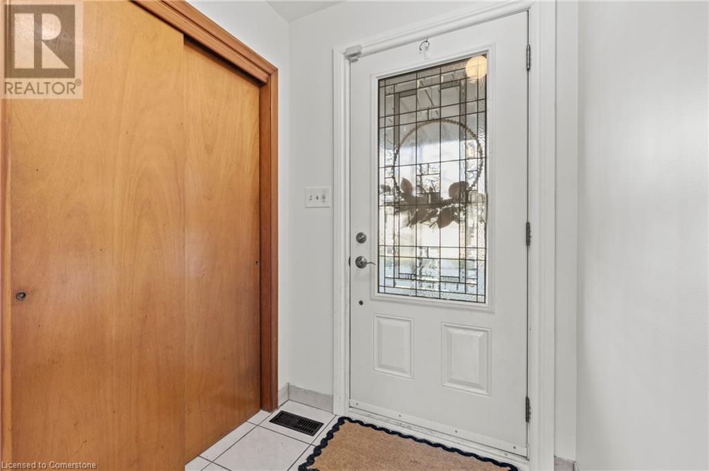 173 Columbia DriveHamilton, Ontario  L9C 3Y7 - Photo 5 - 40684836