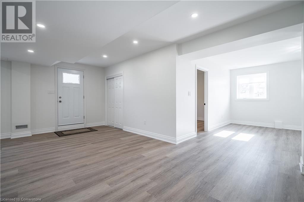 102 Donnici Drive Unit# 2Hamilton, Ontario  L9B 2K3 - Photo 5 - 40684933