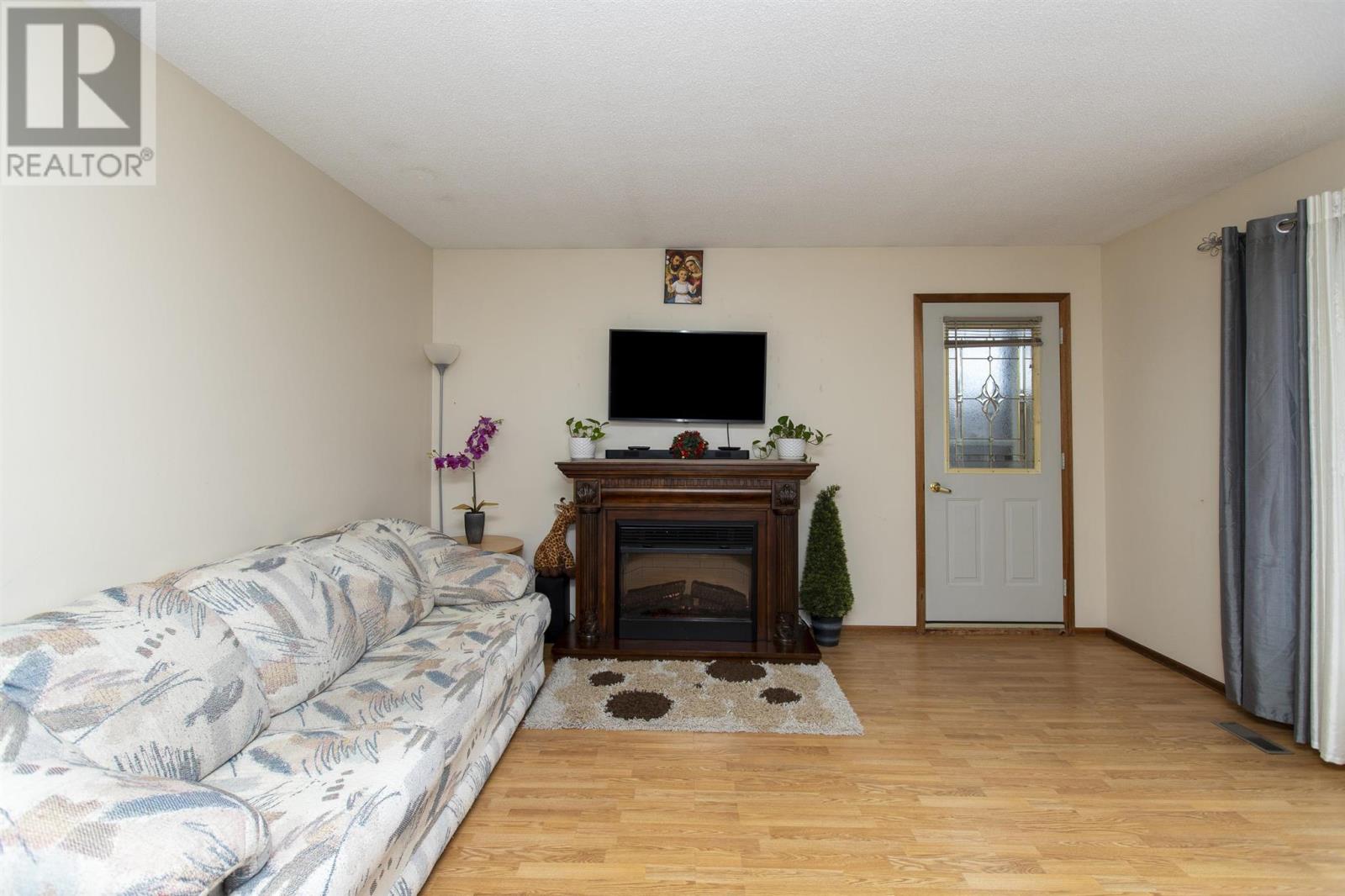 302 Glasgow Pl, Thunder Bay, Ontario  P7A 7Y3 - Photo 5 - TB243714