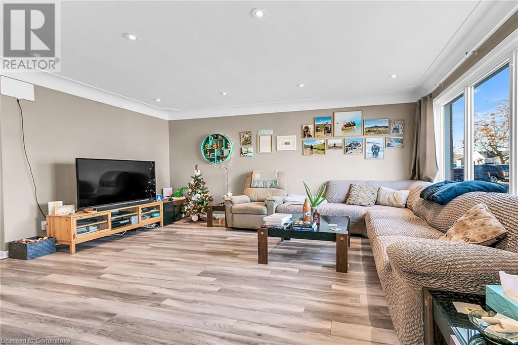 465 East 36th Street, Hamilton, Ontario  L8V 4A4 - Photo 10 - 40685040