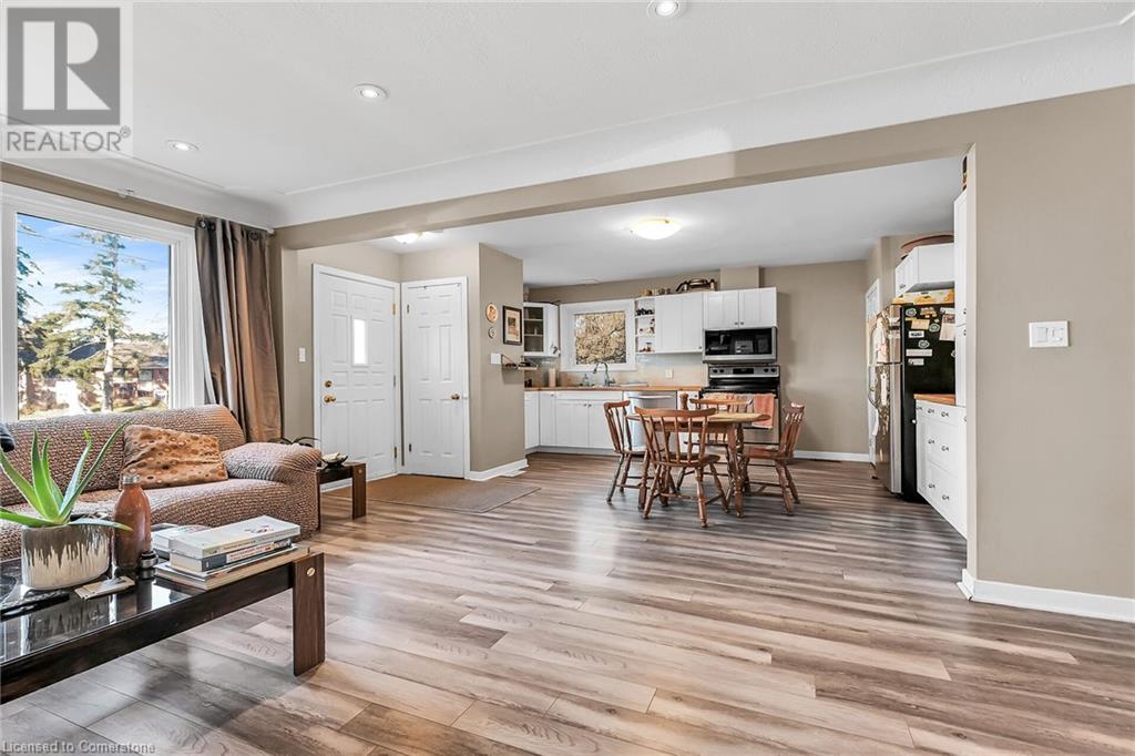 465 East 36th Street, Hamilton, Ontario  L8V 4A4 - Photo 12 - 40685040