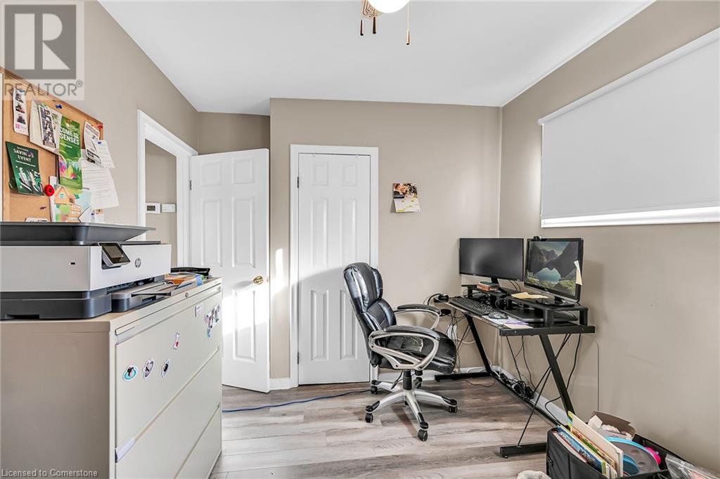 465 East 36th Street, Hamilton, Ontario  L8V 4A4 - Photo 14 - 40685040