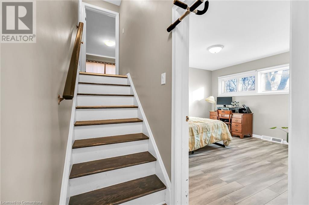 465 East 36th Street, Hamilton, Ontario  L8V 4A4 - Photo 17 - 40685040