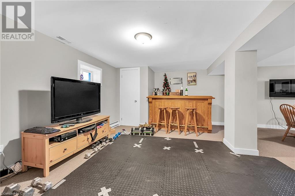 465 East 36th Street, Hamilton, Ontario  L8V 4A4 - Photo 24 - 40685040