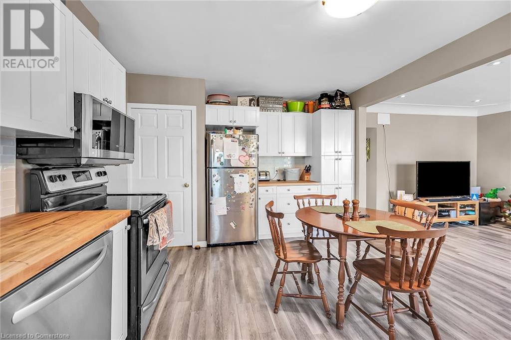 465 East 36th Street, Hamilton, Ontario  L8V 4A4 - Photo 6 - 40685040