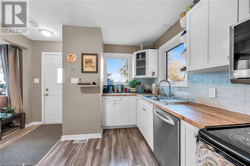 465 East 36th Street, Hamilton, Ontario  L8V 4A4 - Photo 8 - 40685040