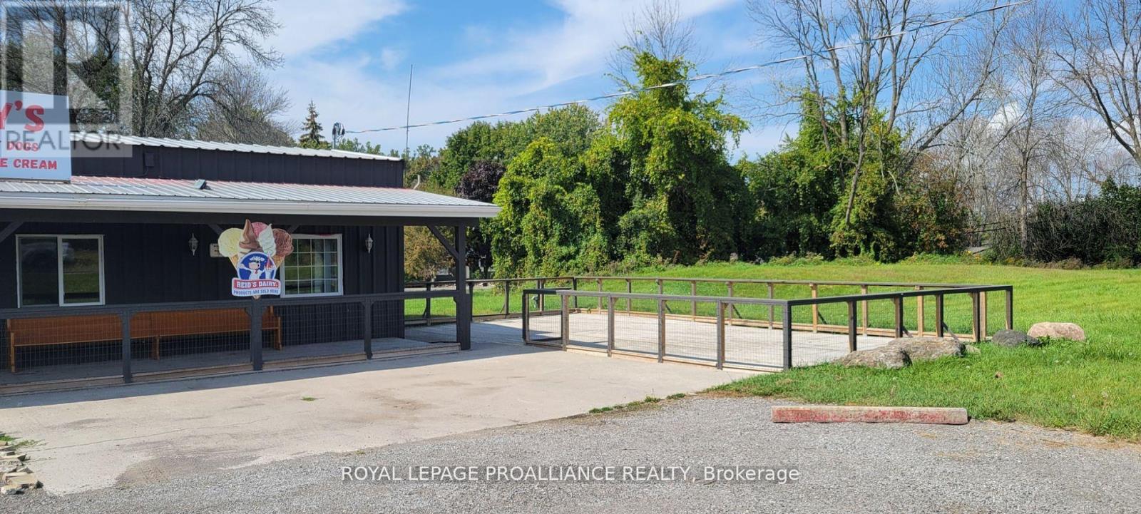 20261 Loyalist Parkway, Prince Edward County (Ameliasburgh), Ontario  K0K 1L0 - Photo 23 - X11891601