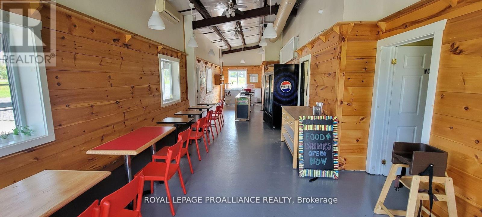 20261 Loyalist Parkway, Prince Edward County (Ameliasburgh), Ontario  K0K 1L0 - Photo 4 - X11891601