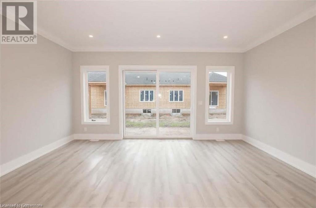 1060 Hansler Road, Welland, Ontario  L3C 7H7 - Photo 3 - 40684975