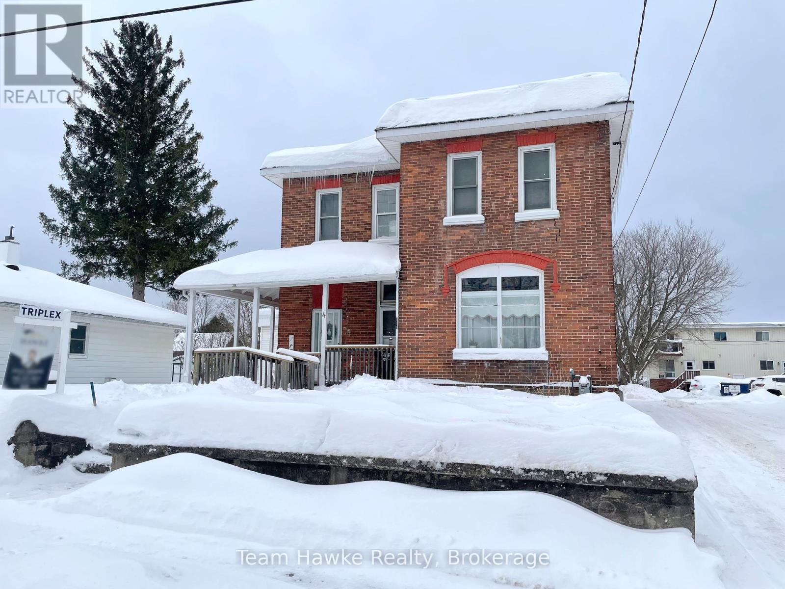 4 Maria Street, Penetanguishene, Ontario  L9M 1L6 - Photo 2 - S10898201