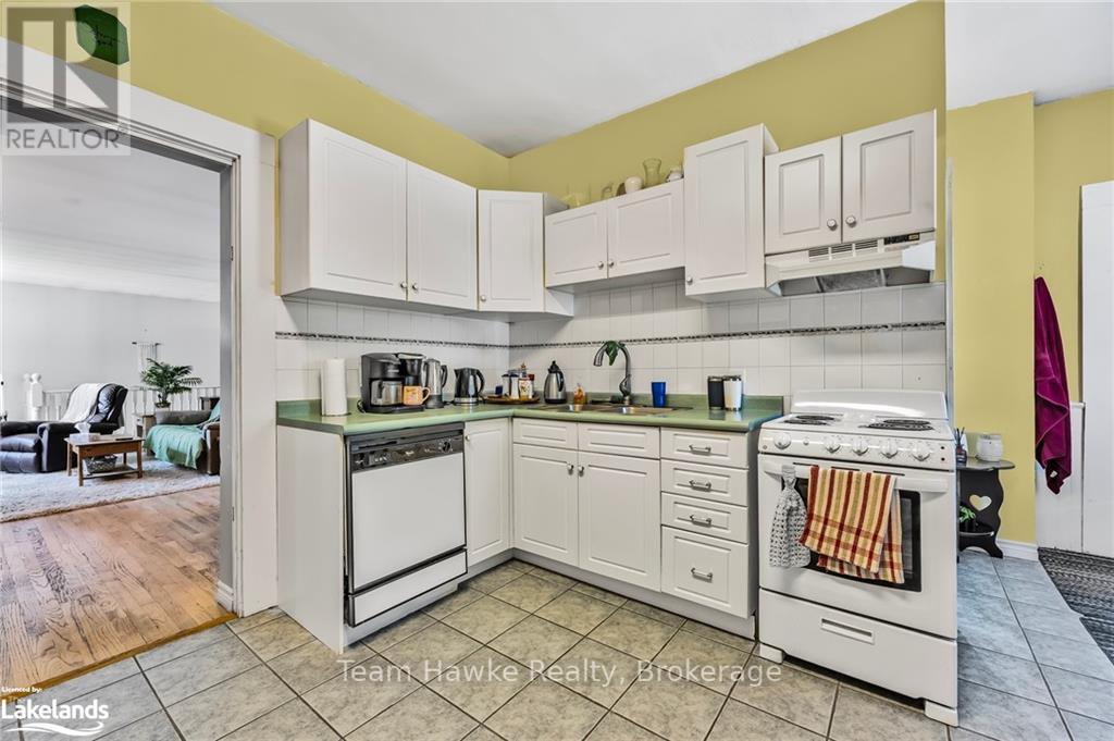 4 Maria Street, Penetanguishene, Ontario  L9M 1L6 - Photo 9 - S10898201