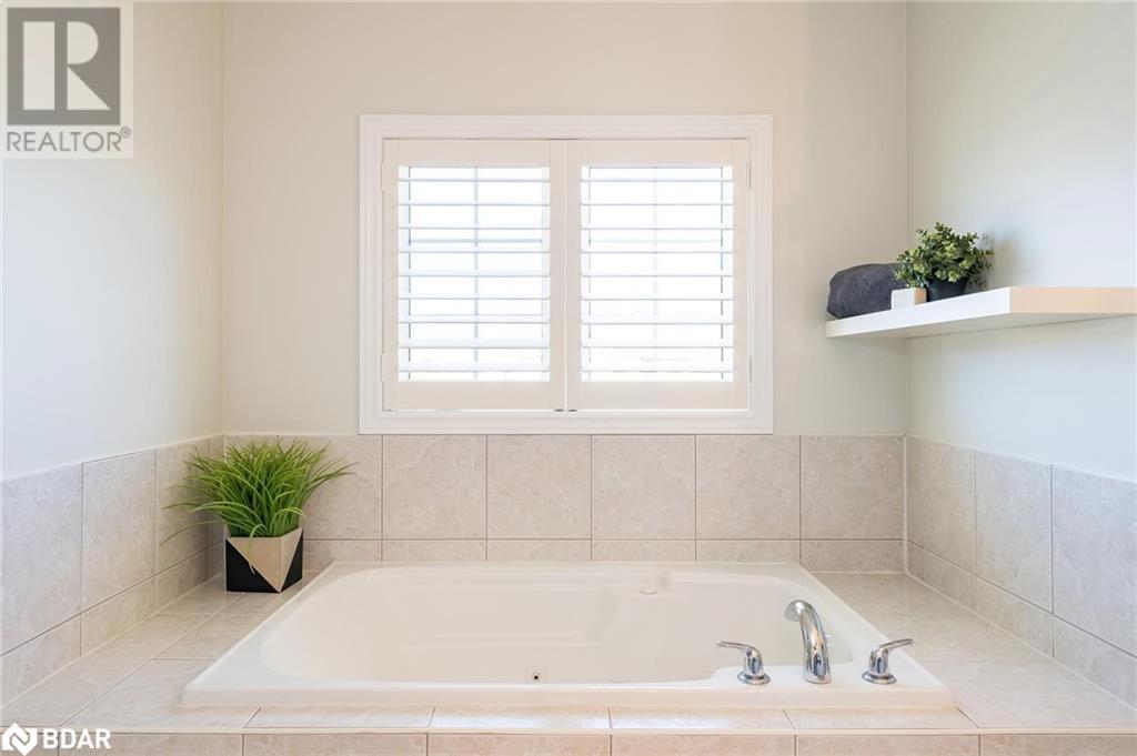 28 Camelot Square, Barrie, Ontario  L4M 0C3 - Photo 23 - 40680486