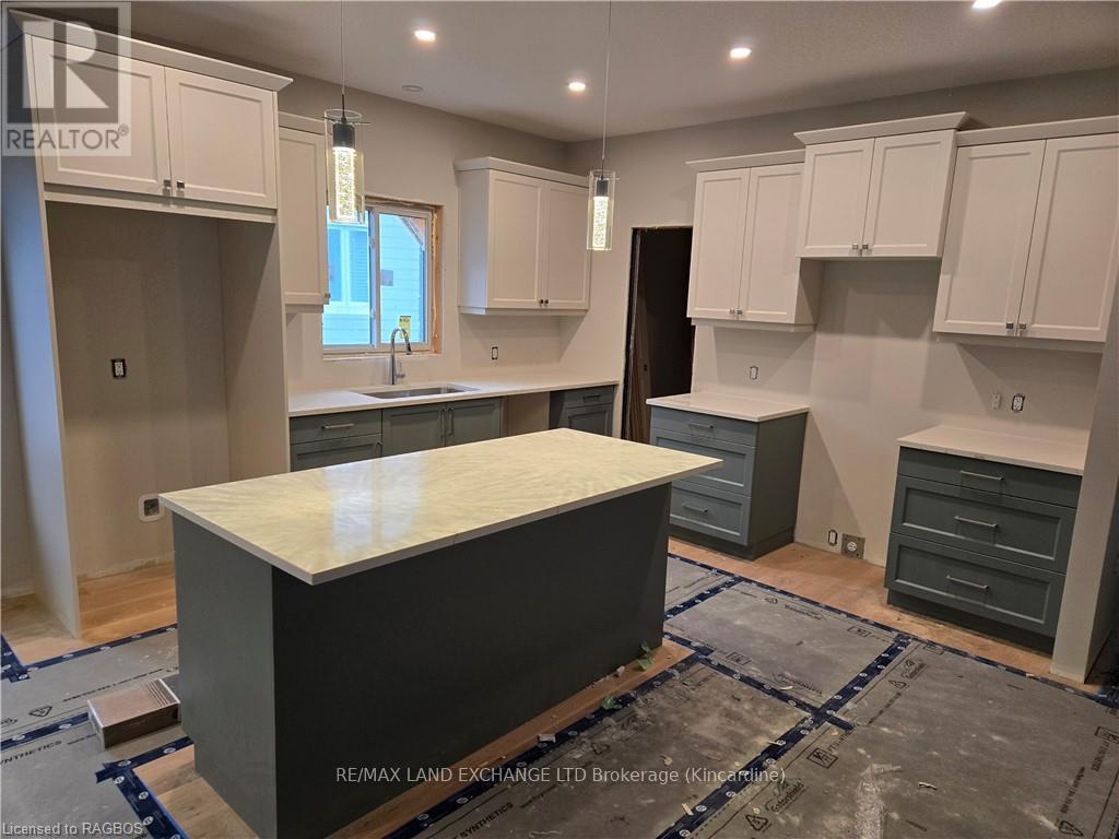 784 Campbell Avenue, Kincardine, Ontario  N2Z 1W1 - Photo 2 - X10845637