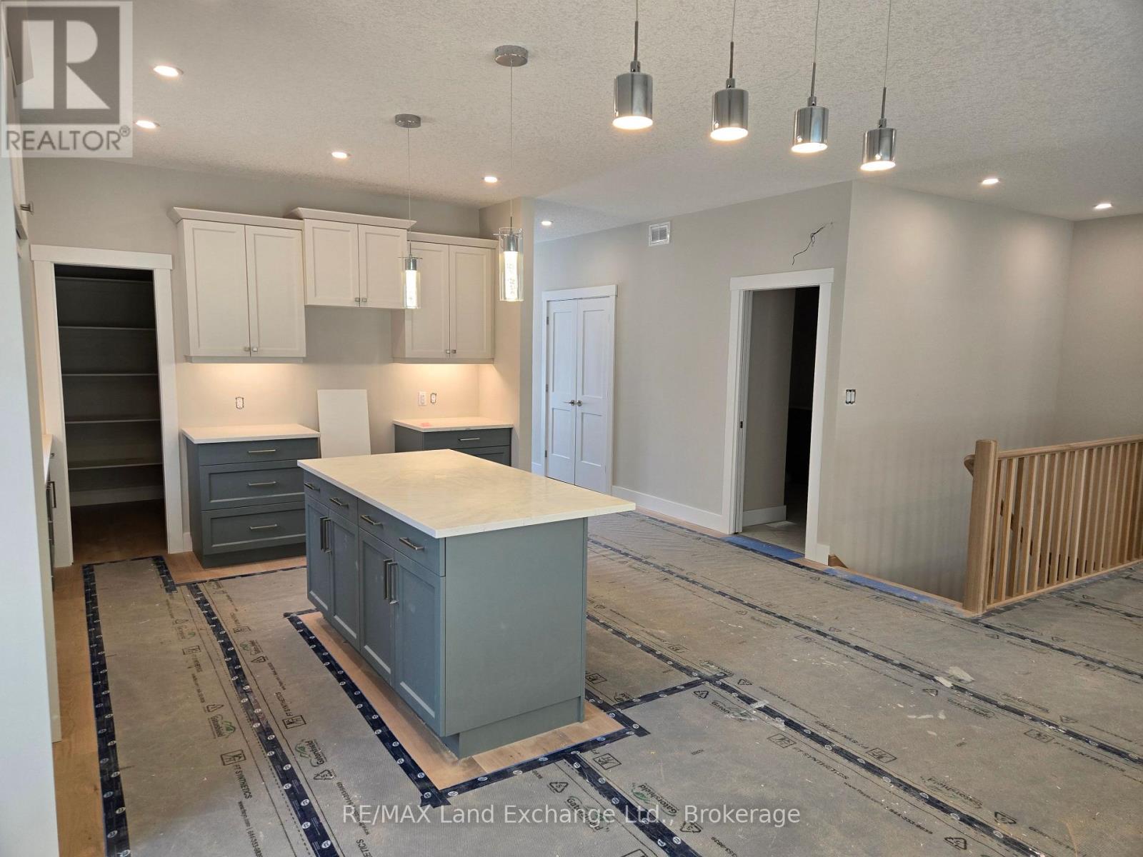 784 Campbell Avenue, Kincardine, Ontario  N2Z 1W1 - Photo 4 - X10845637