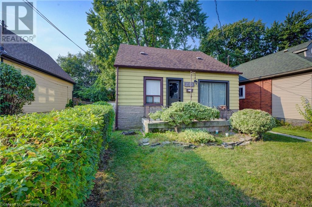 220 Mcanulty BoulevardHamilton, Ontario  L8H 3J1 - Photo 4 - 40685070